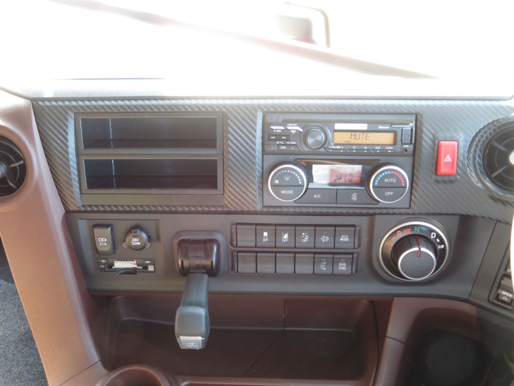 インパネ周りの状態です。|日野 プロフィア 2KG-FW1AHCの写真20