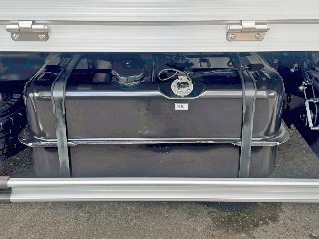 燃料タンクは200Lです。|三菱 ファイター 2KG-FK65F(2WD)の写真20