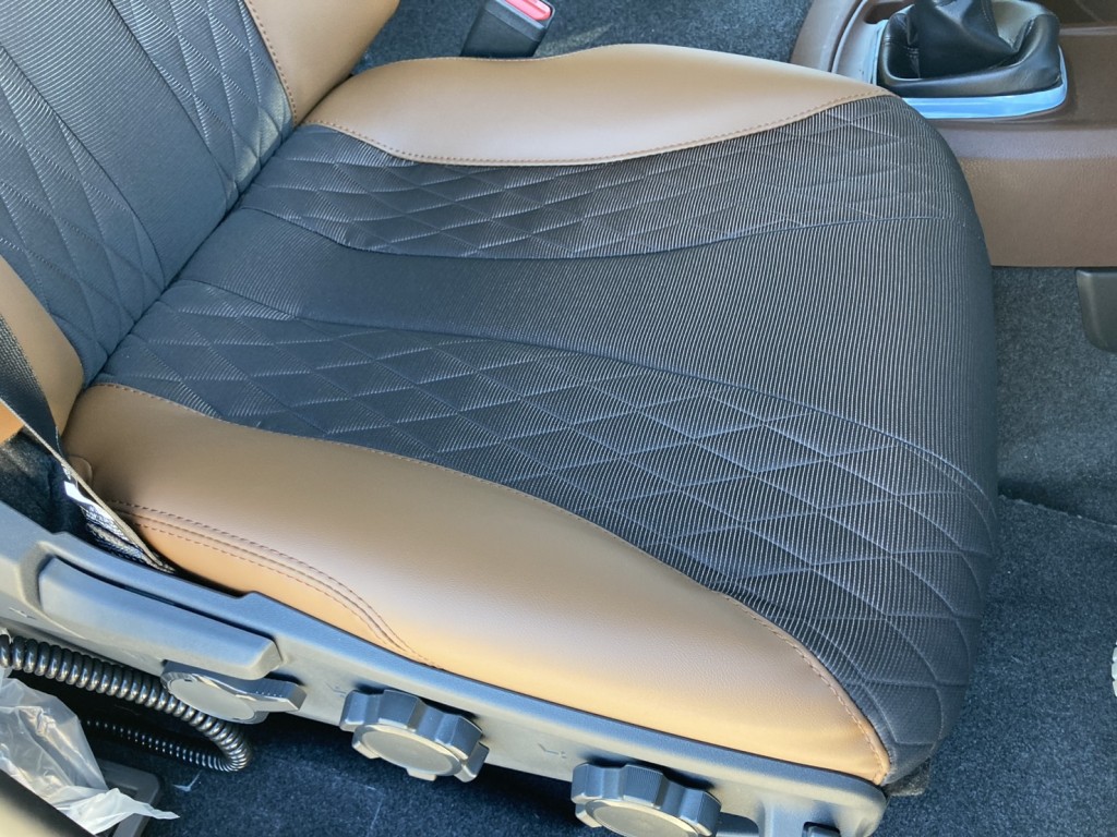 シート座面の状態です。|日野 プロフィア 2DG-FW1AHCの写真11