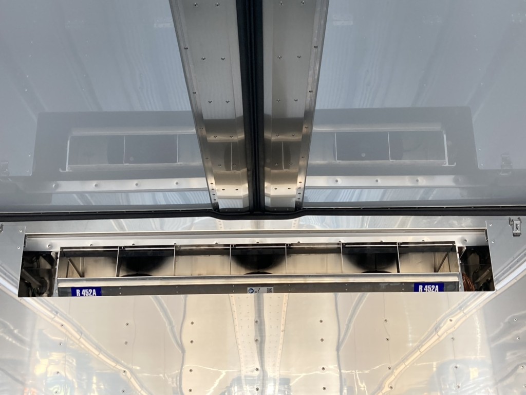 冷凍機の吹き出し口です。|日野 プロフィア 2DG-FW1AHCの写真17