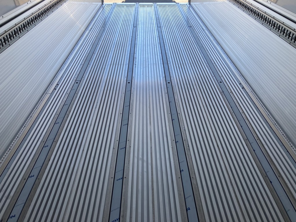 床後方の状態です。（ジョロダー４列、キーストーン張りです）|日野 プロフィア 2DG-FW1AHCの写真19