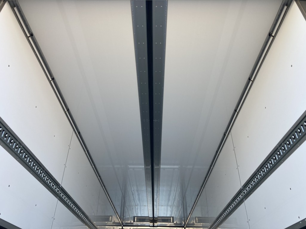 センタービームレス仕様です。|日野 プロフィア 2DG-FW1AHCの写真22