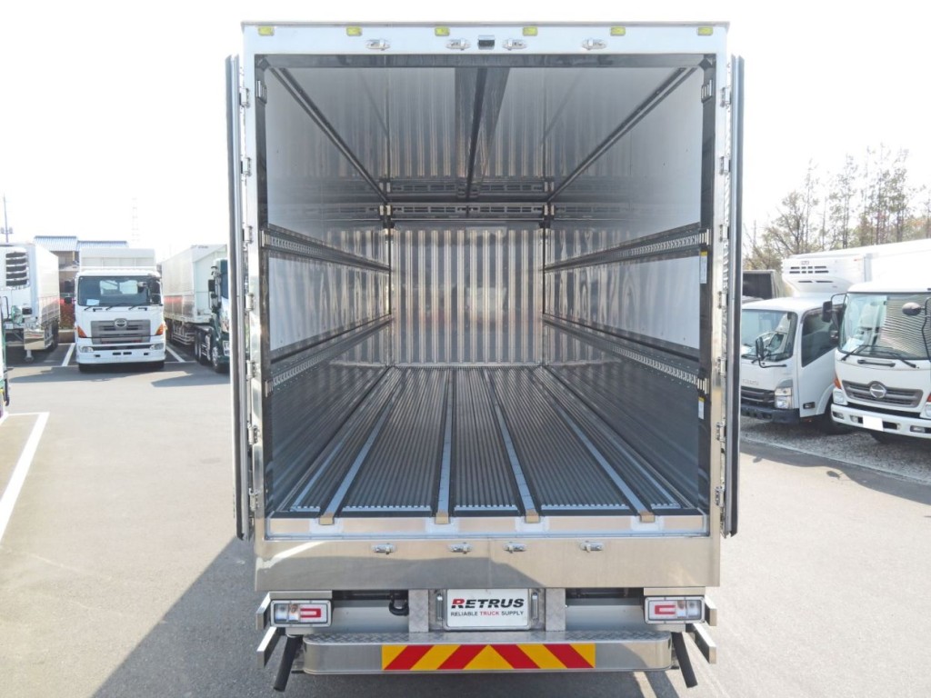 門口周りはステンレス製です。|日野 プロフィア 2DG-FW1AHCの写真8