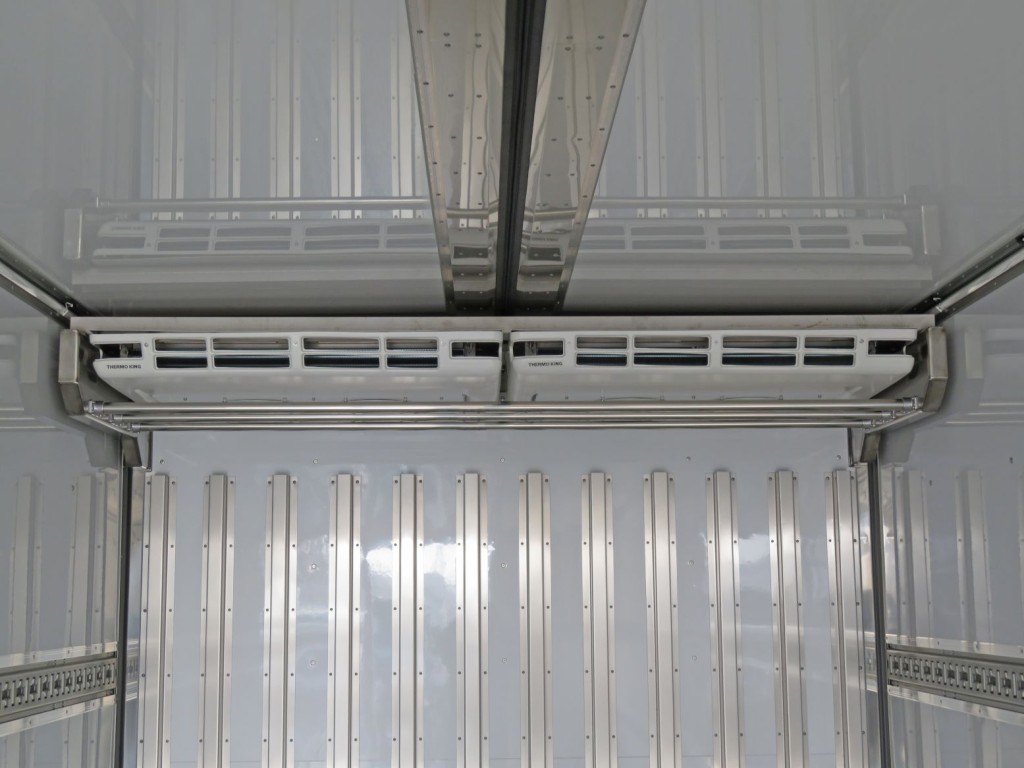 冷凍機の吹き出し口です。（吊り下げ式です）|日野 プロフィア 2DG-FW1AHCの写真10