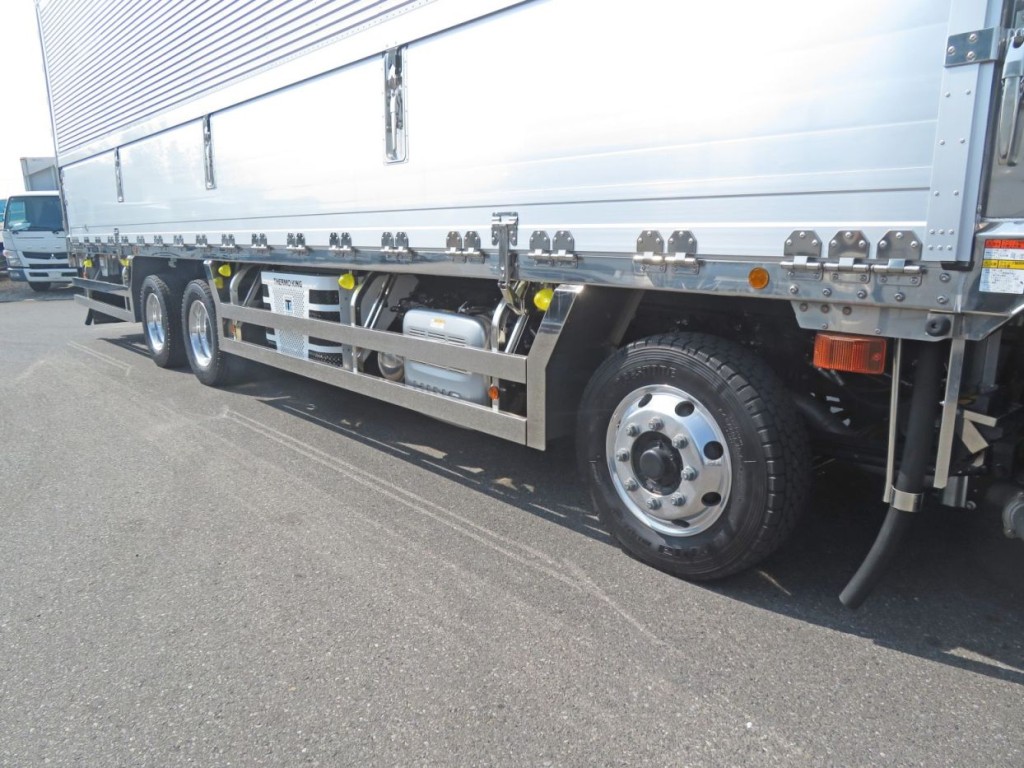 サイドバンパーステー・サイドバンパー・リアフェンダー・サイドレールはステンレス製です。（左右）|日野 プロフィア 2DG-FW1AHCの写真16