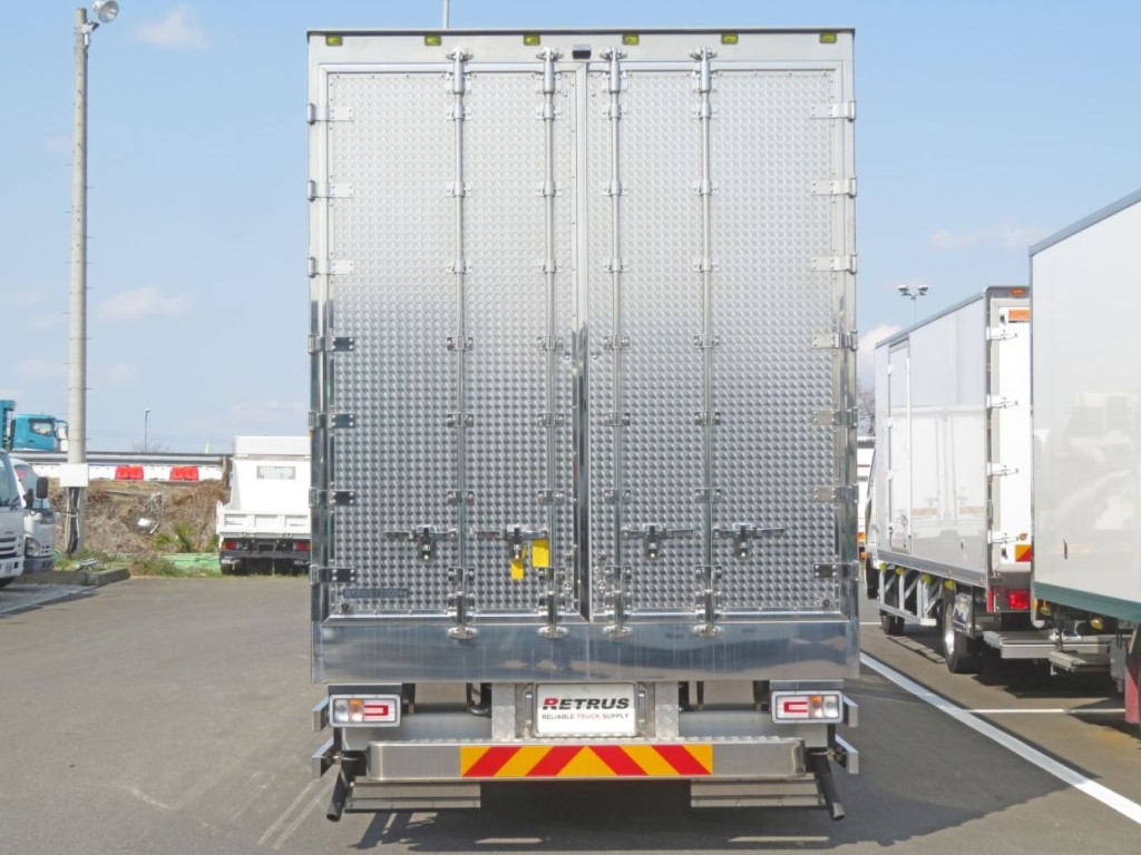 ハンマーロック・丁番はステンレス製です。（リア扉表面に鱗ステンレスは張ってあります）|日野 プロフィア 2DG-FW1AHCの写真25