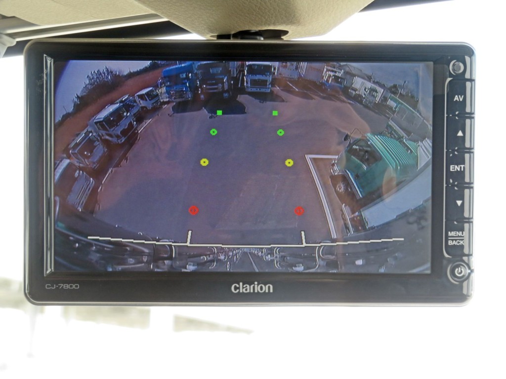 液晶バックモニター付きです。|日野 プロフィア 2DG-FW1AHCの写真32