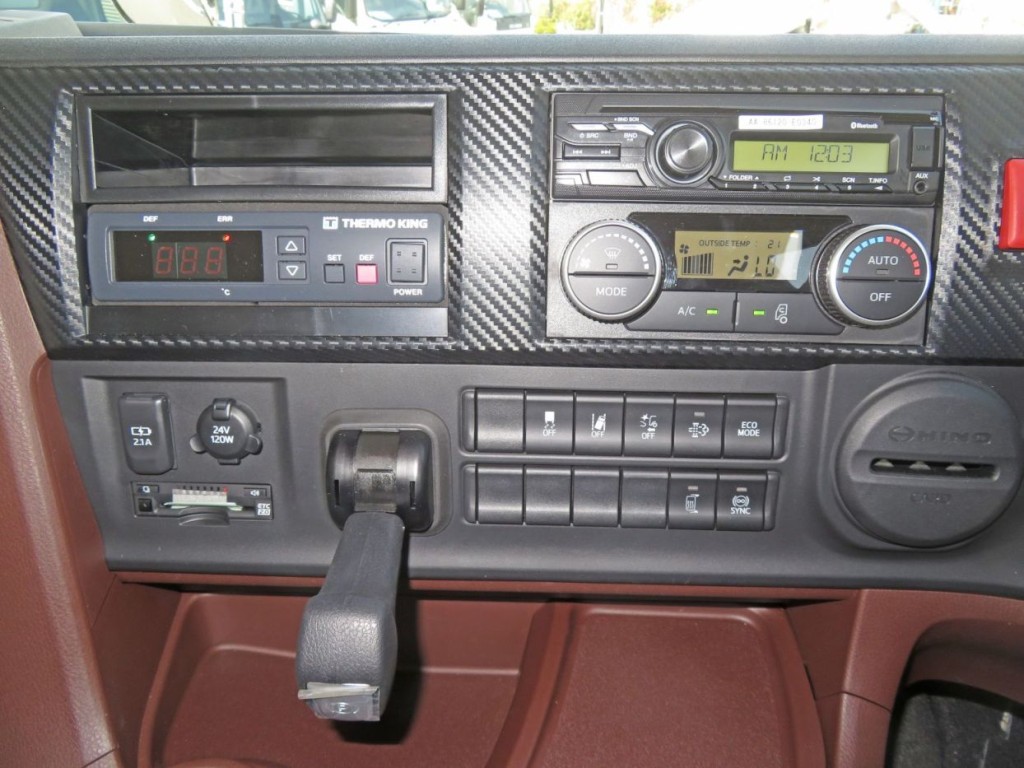 パネル周りの状態です。|日野 プロフィア 2DG-FW1AHCの写真34