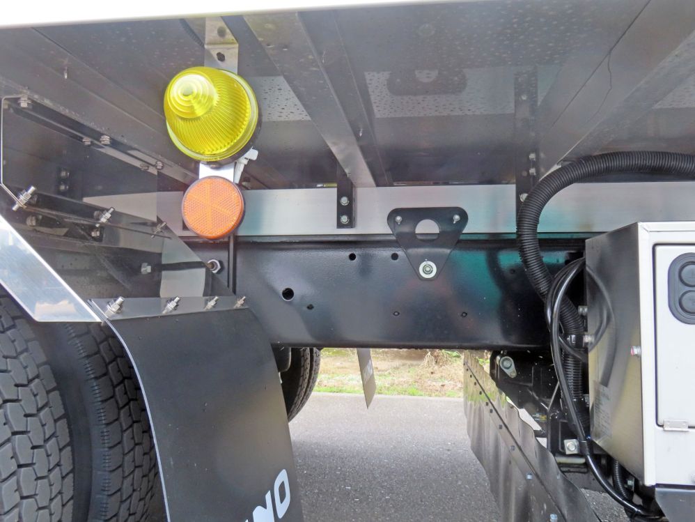 シャーシとネタの状態です。(ネタはアルミ製です)|日野 レンジャー 2KG-FD2ABG(2WD)の写真7