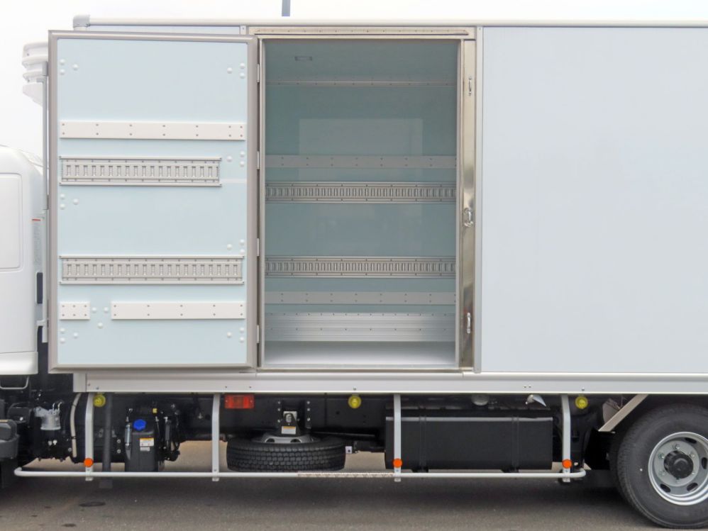 助手席側に片開式サイドドアが付いています|日野 レンジャー 2KG-FD2ABG(2WD)の写真10