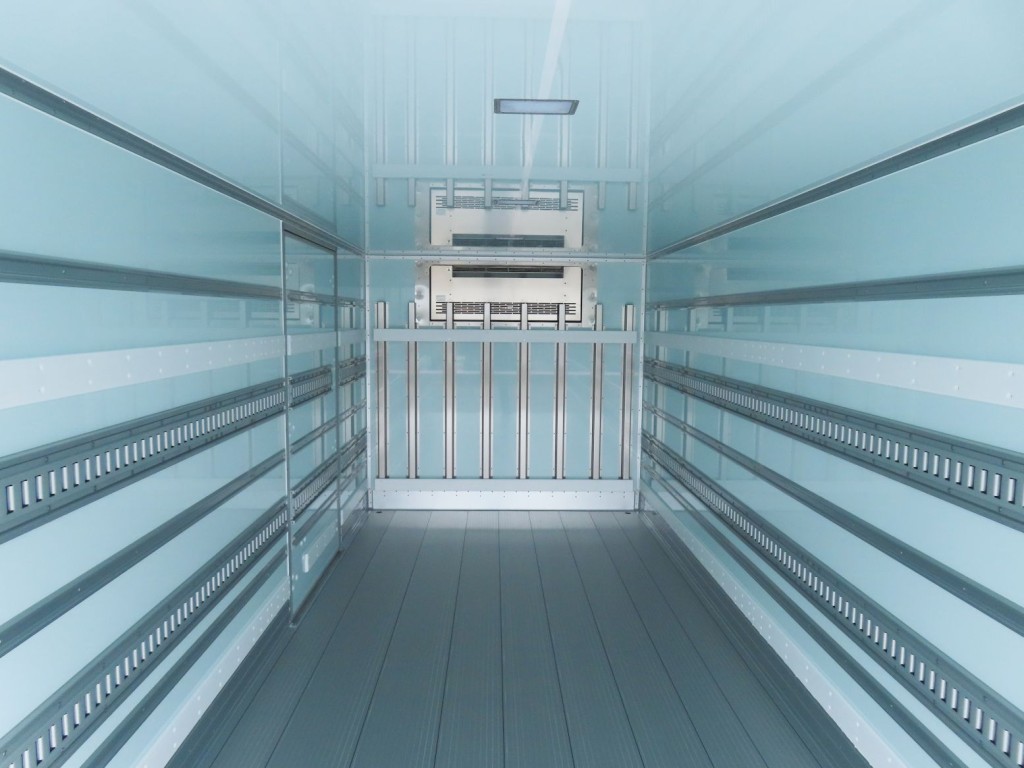 システムフロアです。|三菱 ファイター 2KG-FK65F(2WD)の写真9