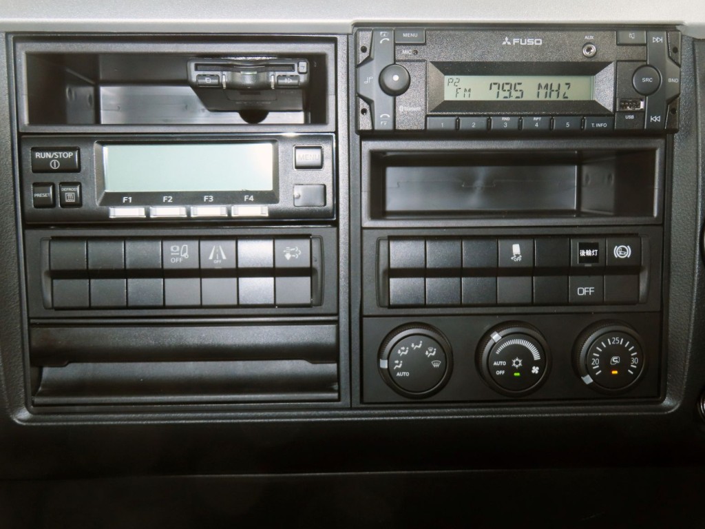 パネル周りの状態です。|三菱 ファイター 2KG-FK65F(2WD)の写真25