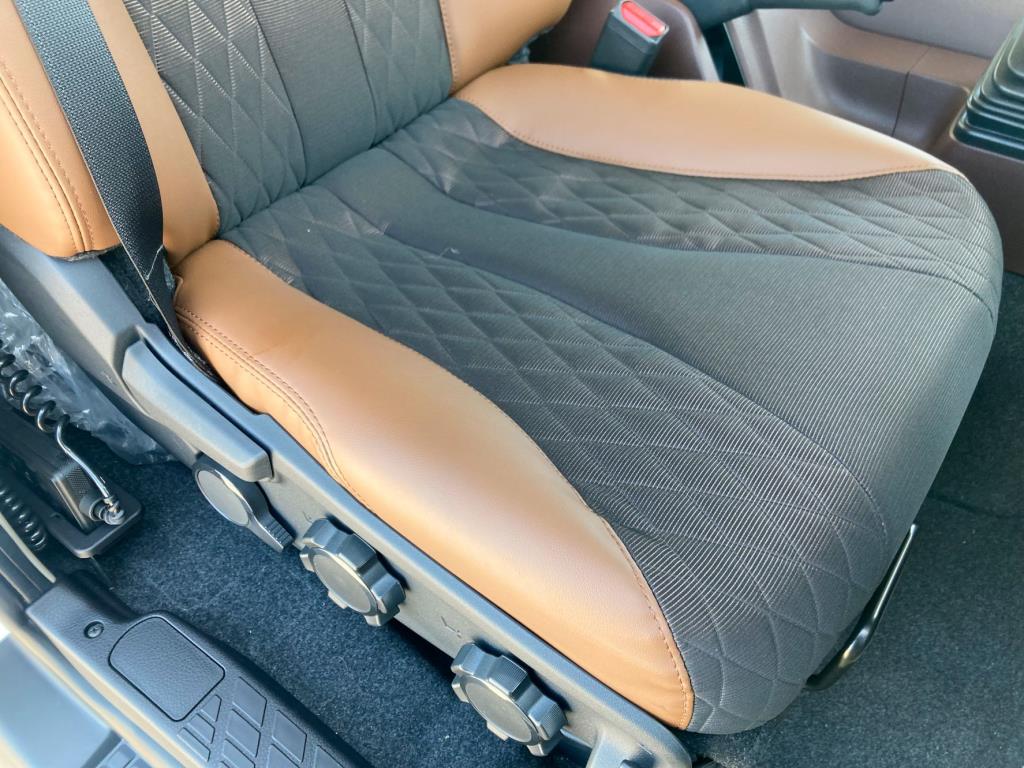 シート座面の状態です。|日野 レンジャー 2KG-FD2ABG(2WD)の写真12