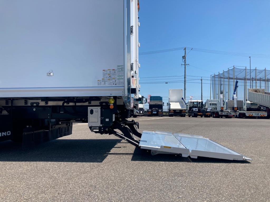 ゲートを接地した状態です。|日野 レンジャー 2KG-FD2ABG(2WD)の写真28