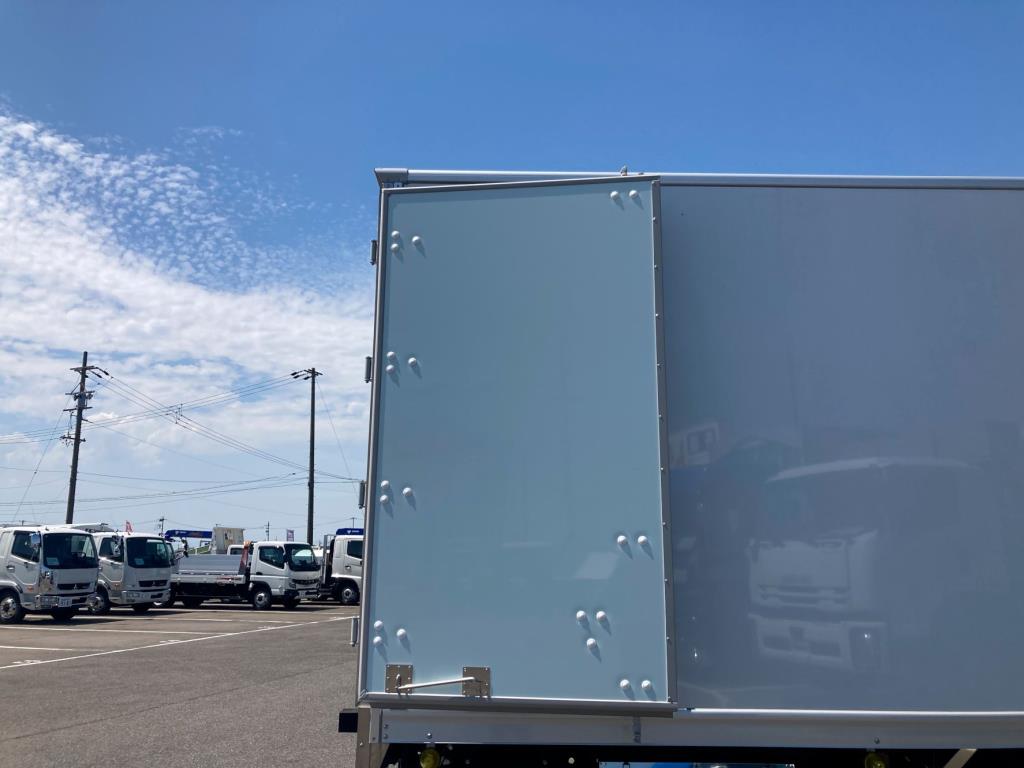 観音ドア裏の状態です。|日野 レンジャー 2KG-FD2ABG(2WD)の写真32