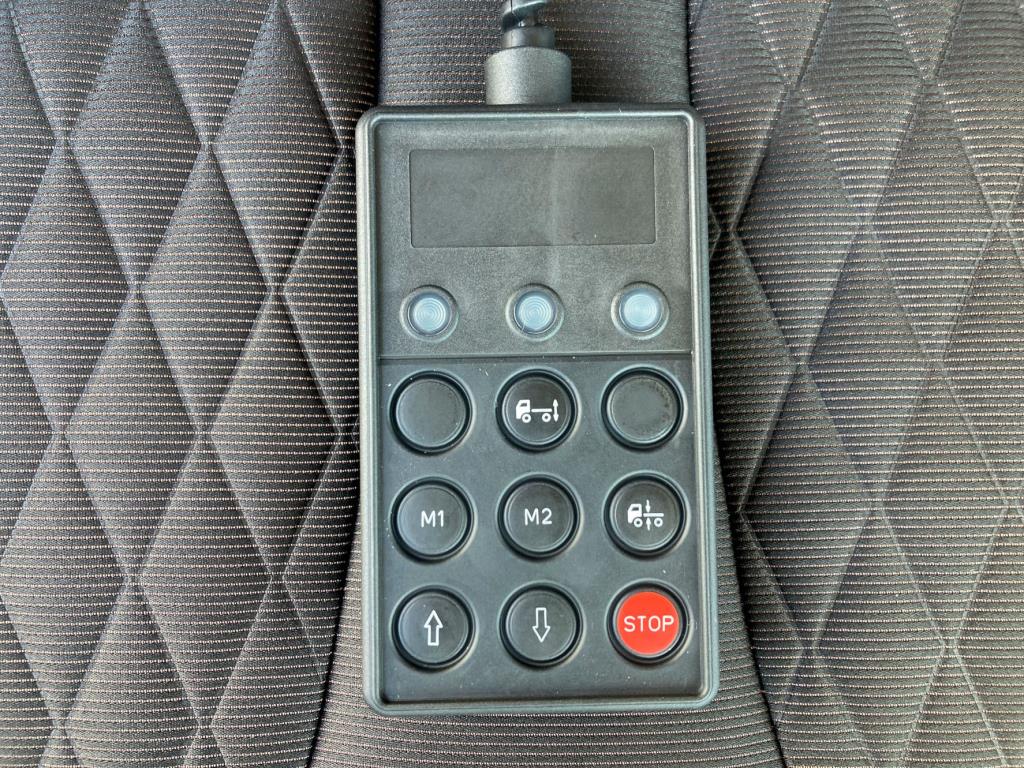 エアサスのコントローラーです。|日野 レンジャー 2KG-FD2ABG(2WD)の写真40