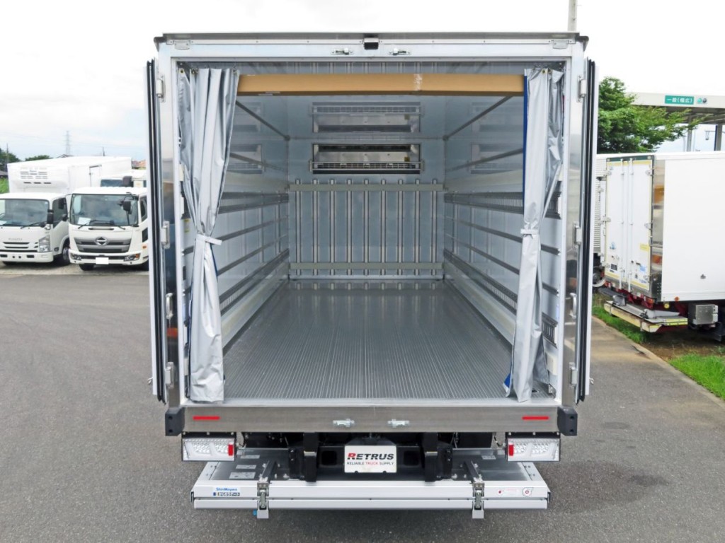 門口周りはステンレス製です。|日野 レンジャー 2KG-FD2ABG(2WD)の写真8