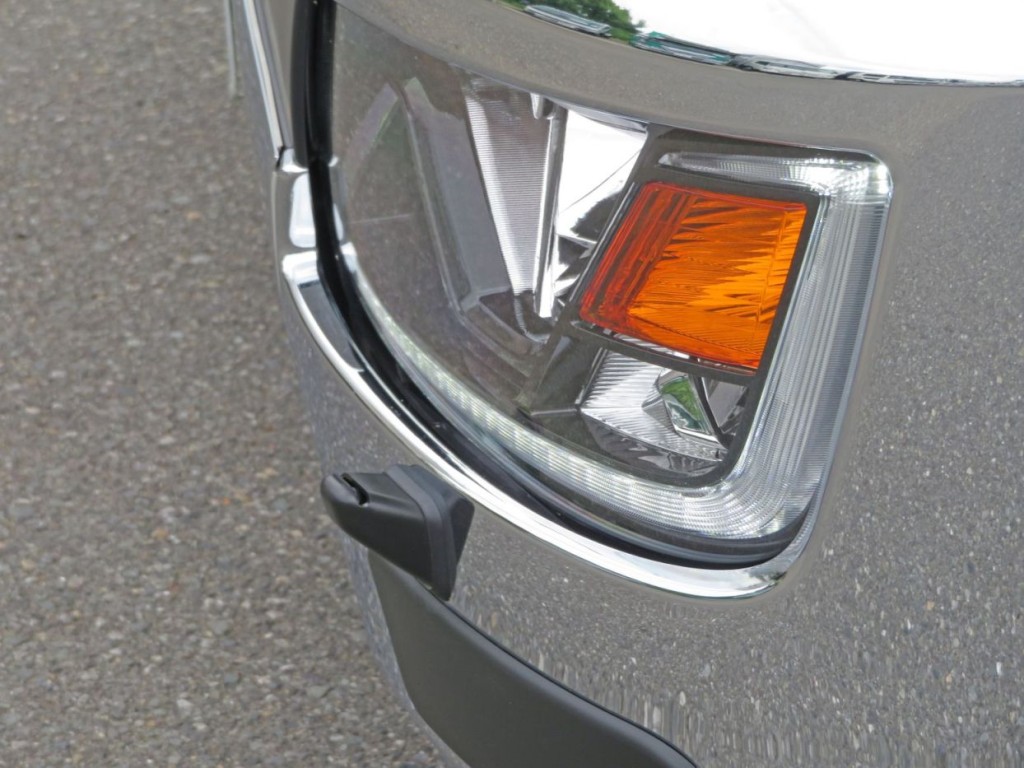 ヘッドライトウォッシャー付きです。|日野 レンジャー 2KG-FD2ABG(2WD)の写真15