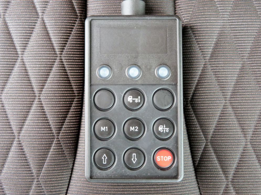 エアサスのコントローラーです。|日野 レンジャー 2KG-FD2ABG(2WD)の写真27