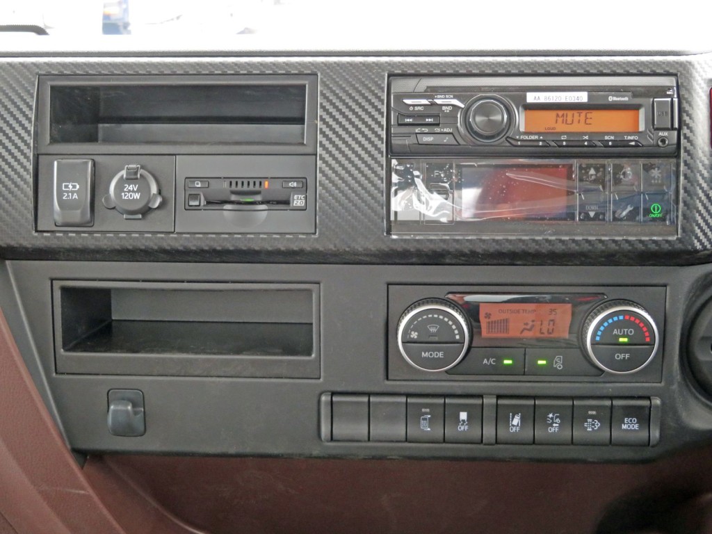 パネル周りの状態です。|日野 レンジャー 2KG-FD2ABG(2WD)の写真30