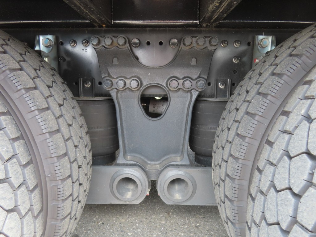 エアサスです。|日野 プロフィア 2DG-FQ1AJCの写真5