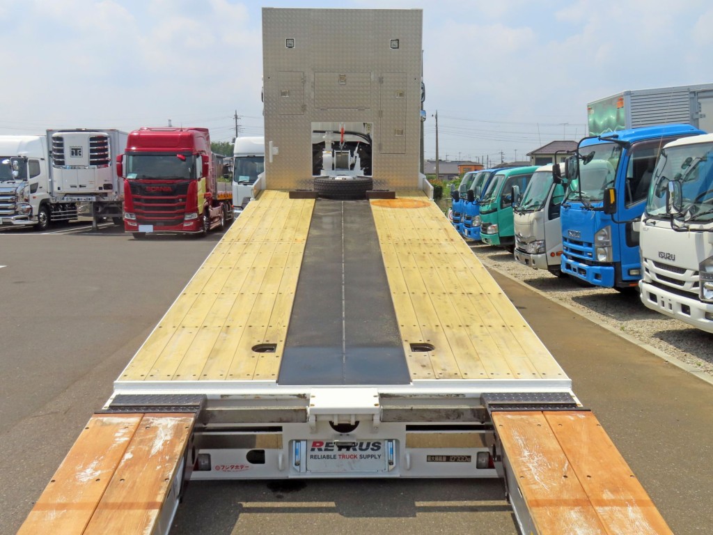 床は左右板張り・中央鉄張りです。|日野 プロフィア 2DG-FQ1AJCの写真10