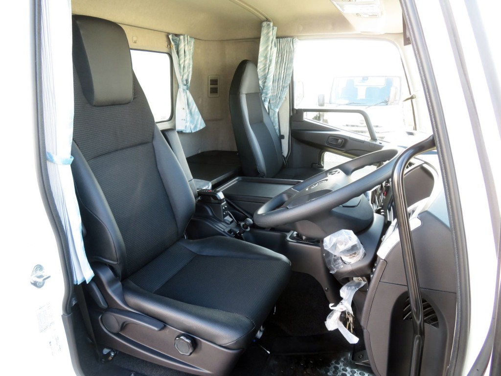 三菱 ファイター 2KG-FK65F(2WD)の写真6