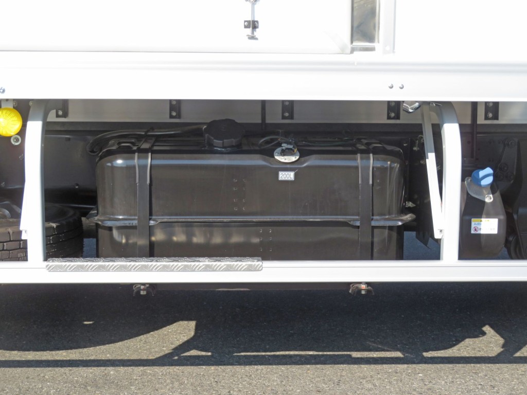 燃料タンクは200Lです。|三菱 ファイター 2KG-FK65F(2WD)の写真21
