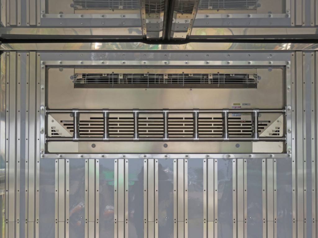 冷凍機の吹き出し口の状態です。|日野 プロフィア 2DG-FW1AHCの写真10