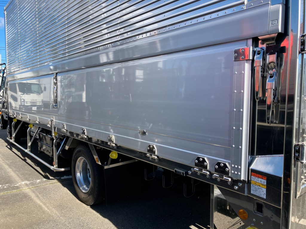 サイドレール・アオリヒンジ・キャッチ部分はステンレス製です。|三菱 ファイター 2KG-FK65F(2WD)の写真13