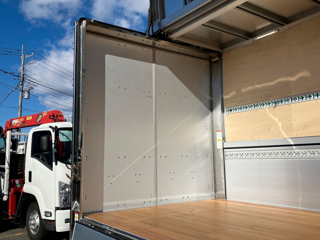 リヤドア内面の状態です。|三菱 ファイター 2KG-FK65F(2WD)の写真18