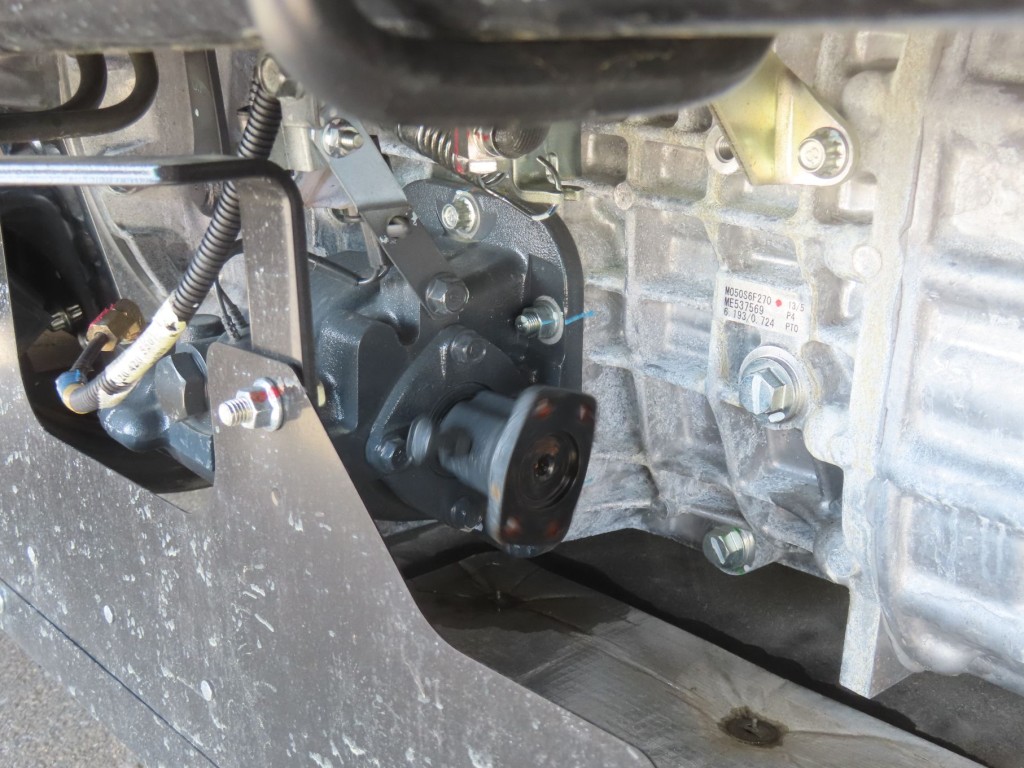 PTO付きです。|三菱 ファイター 2KG-FK65F(2WD)の写真11