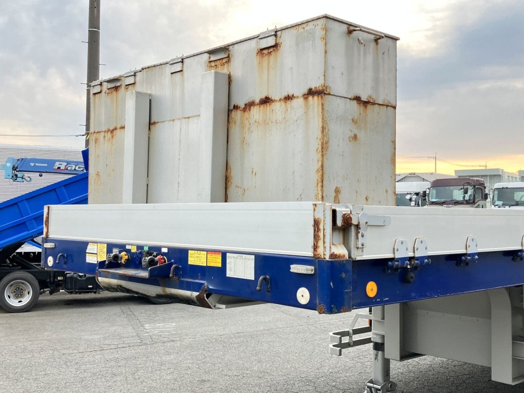 助手席側前方コーナーにキズサビがあります。|フルハーフ DFPDG341AN改の写真33