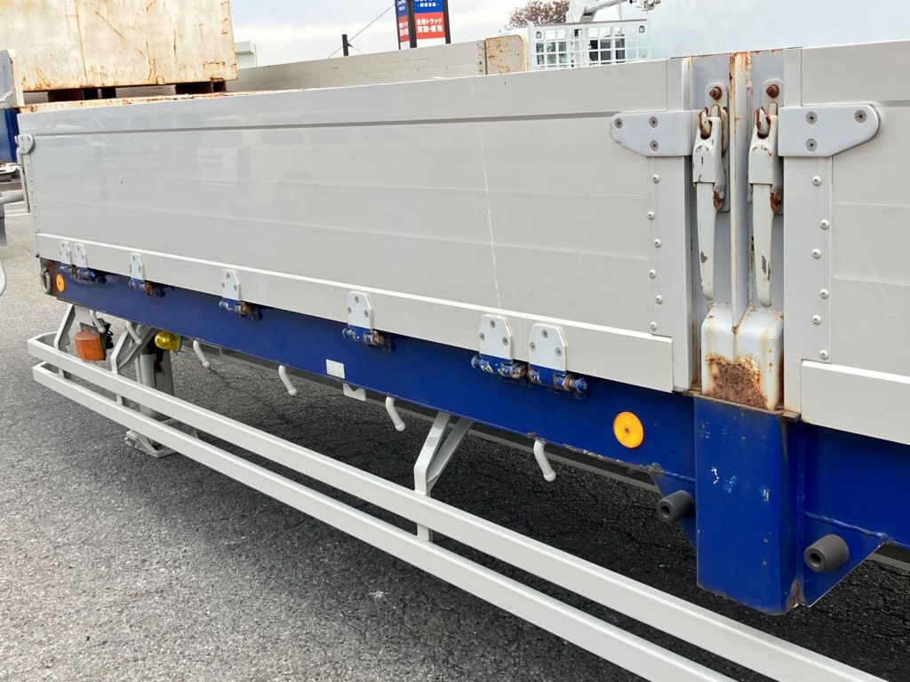 助手席側下段前方アオリの状態です。擦れがあります・中柱にサビがあります|フルハーフ DFPDG341AN改の写真35