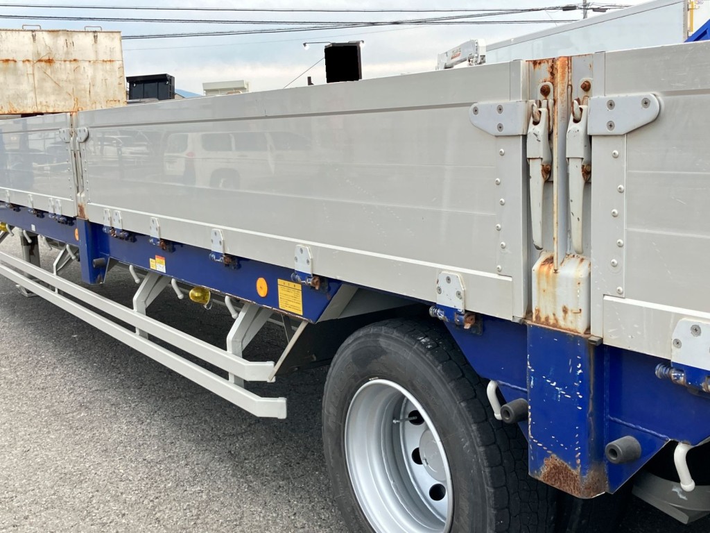 助手席側下段中央アオリの状態です。擦れがあります・中柱にサビがあります|フルハーフ DFPDG341AN改の写真36