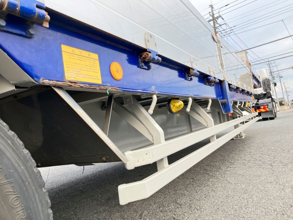 運転席側サイドレールにキズ・サビがあります。|フルハーフ DFPDG341AN改の写真45