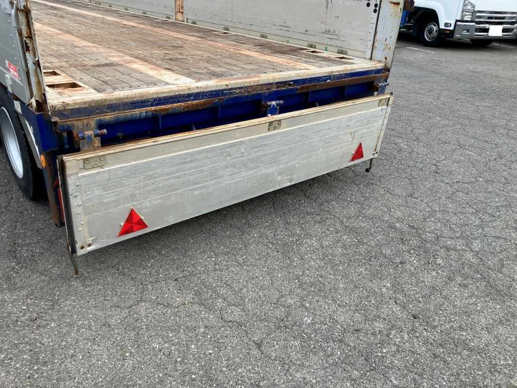 リヤアオリ内面の状態です。キズ・凹みがあります|フルハーフ DFPDG341AN改の写真47