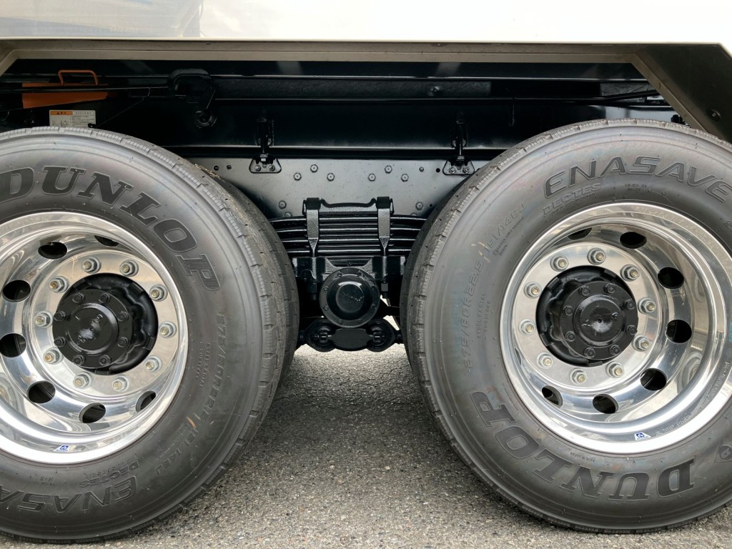 タイヤ間の状態です。|三菱 スーパーグレート 2PG-FV80VYの写真7