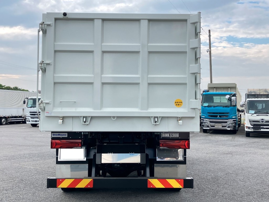 リヤ周りの状態です。|三菱 スーパーグレート 2PG-FV80VYの写真12