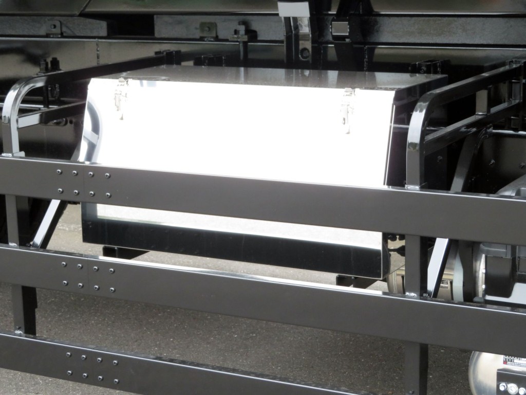 工具箱付きです。(ステンレス製です)|三菱 スーパーグレート 2PG-FV80VZの写真15