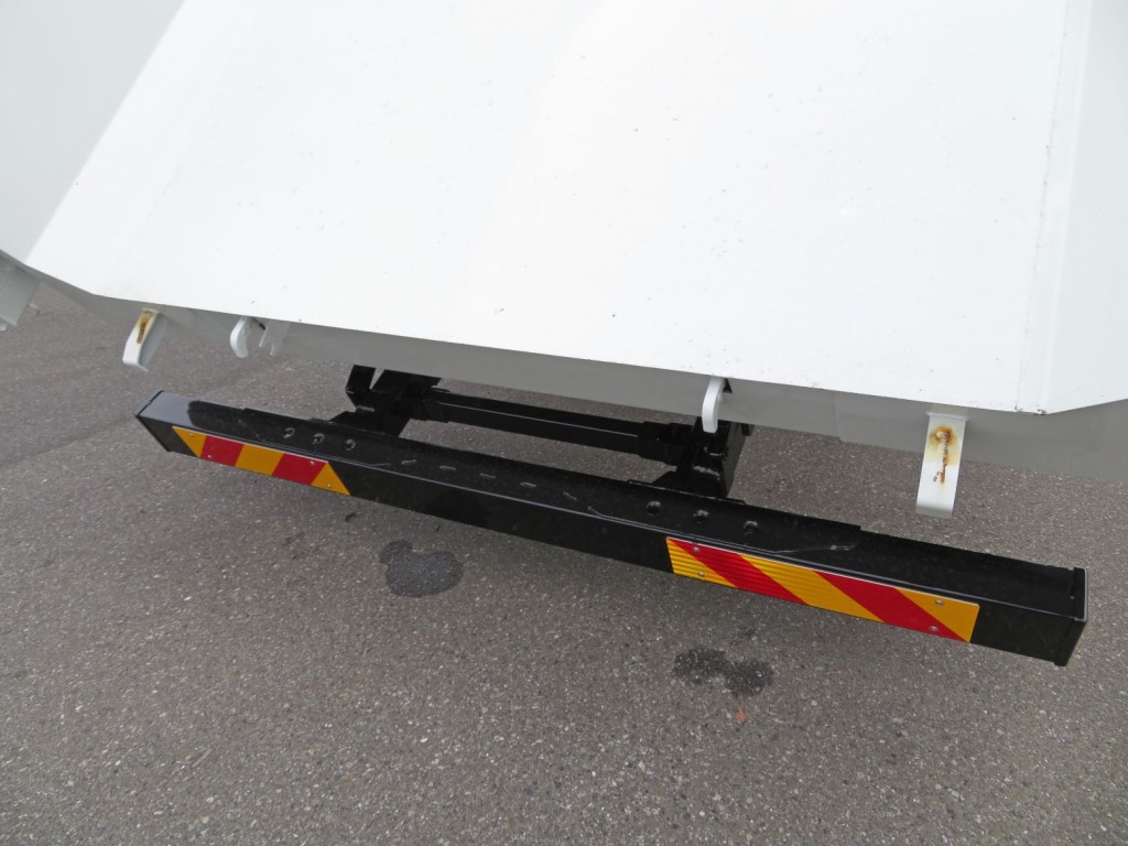 リア扉のガイドにスレ・少しサビがあります。|三菱 スーパーグレート 2PG-FV80VZの写真20