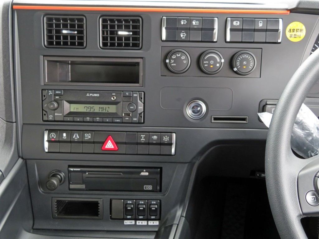 パネル周りの状態です。|三菱 スーパーグレート 2PG-FV80VZの写真23