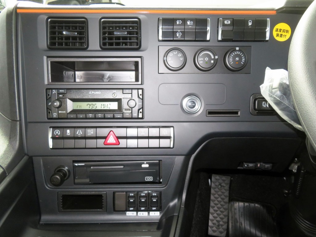 パネル周りの状態です。|三菱 スーパーグレート 2PG-FV80VZの写真23