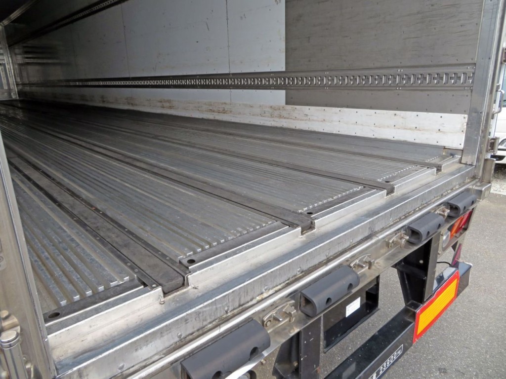 ジョロダーレール4列付きです。|トレクス  VFR346ADの写真12