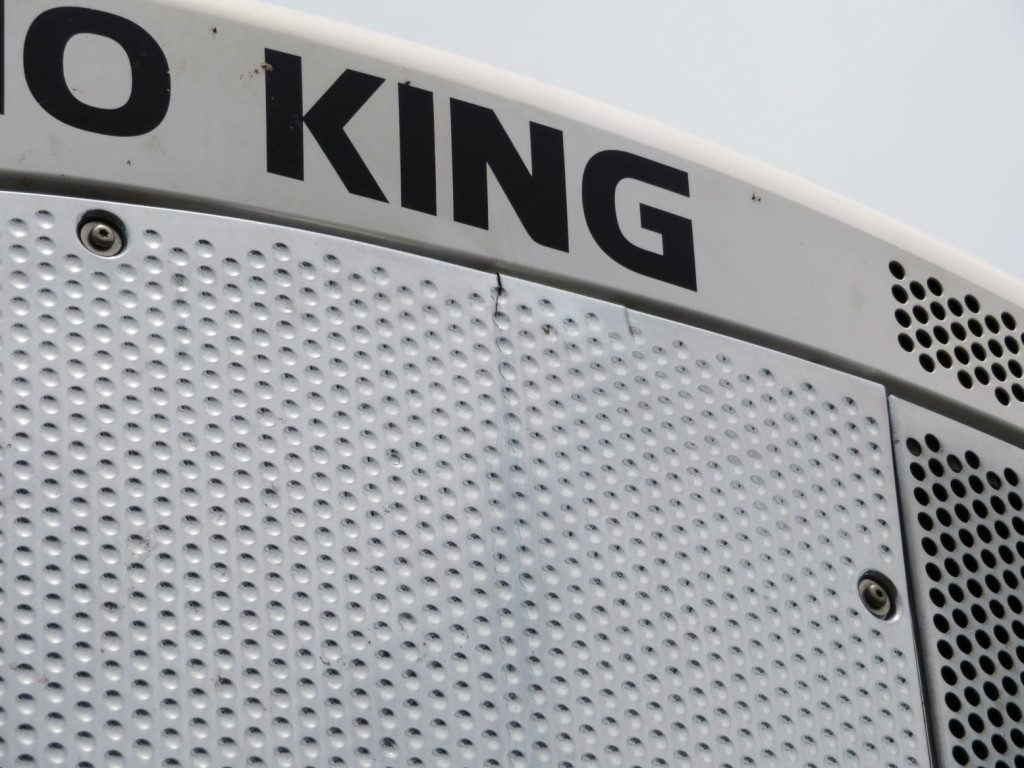 カバー上部に少し割れがあります。|トレクス  VFR346ADの写真34