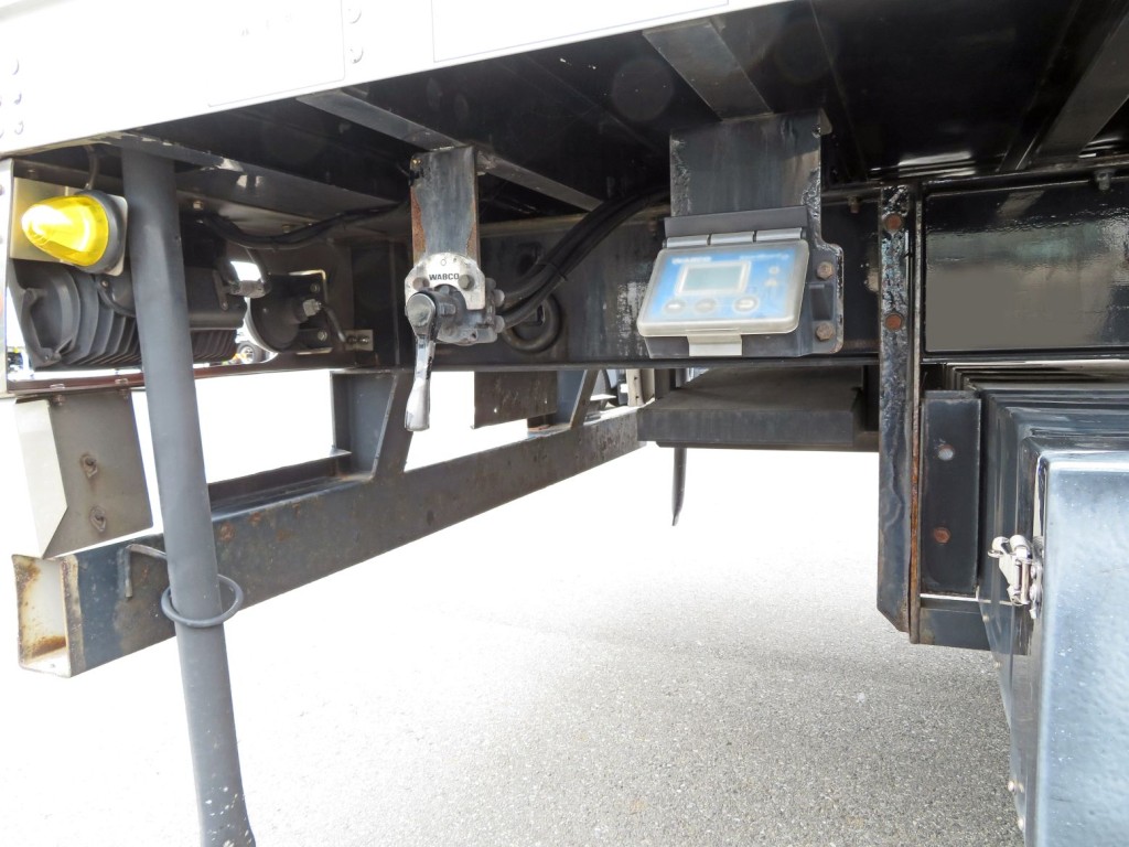 後方下廻りに軽いサビ・キズがあります。|トレクス  VFR346ADの写真43