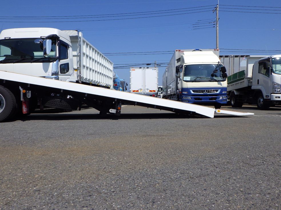 化粧板の着いた状態です。|日野 プロフィア 2DG-FW1AHCの写真13