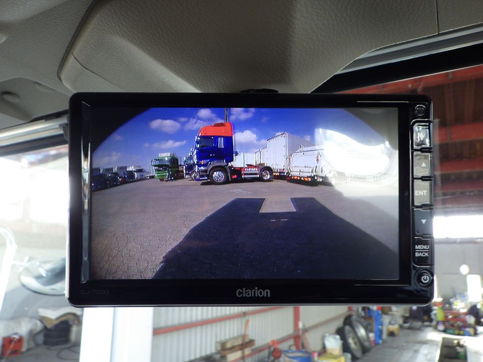 液晶バックモニター付きです。|日野 プロフィア 2DG-FW1AHCの写真21