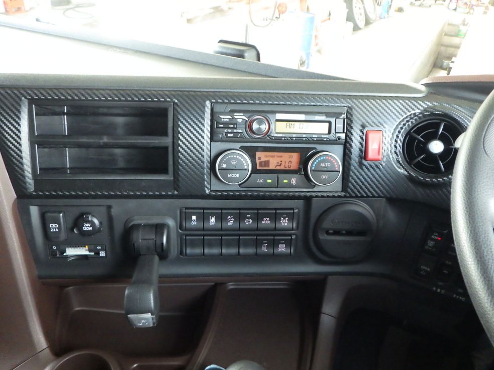 パネル周りの状態です。|日野 プロフィア 2DG-FW1AHCの写真28