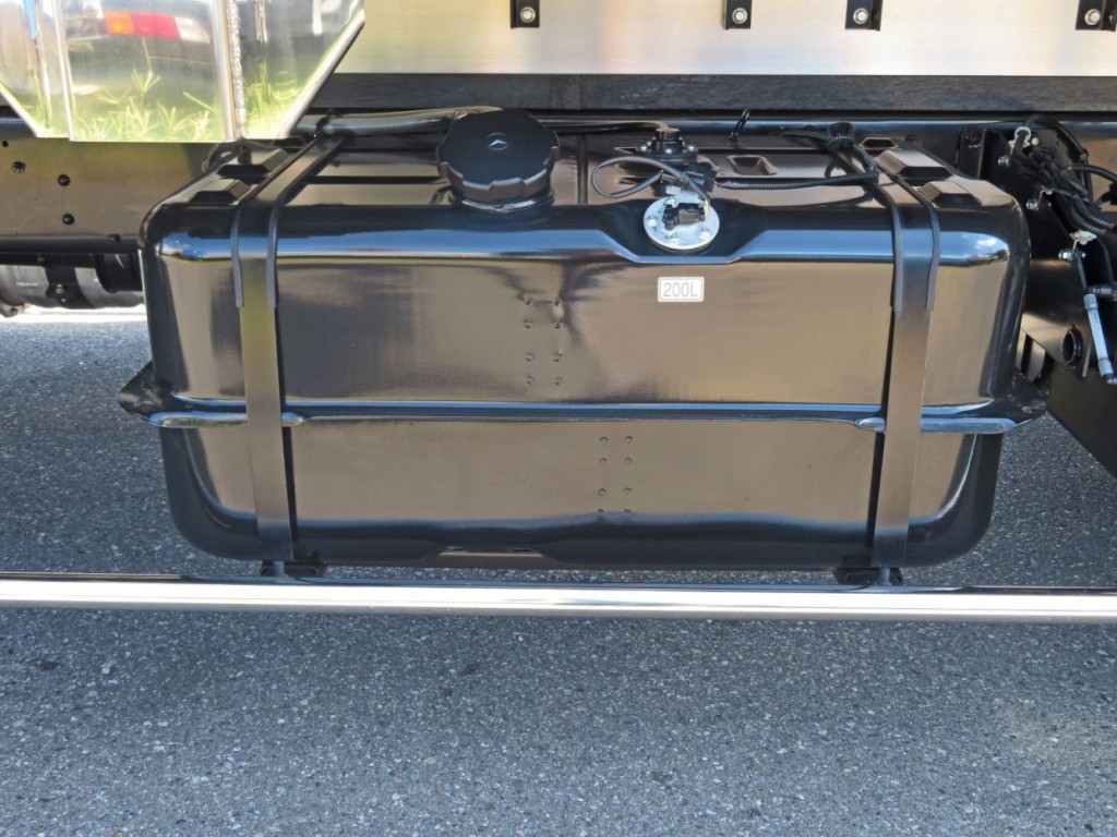 燃料タンクは200Lです。|三菱 ファイター 2KG-FK65F(2WD)の写真27